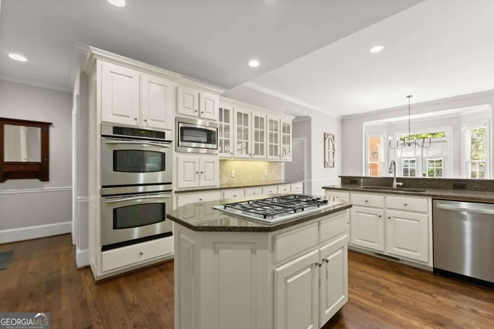 960 Allen Lake LN Suwanee, GA 30024