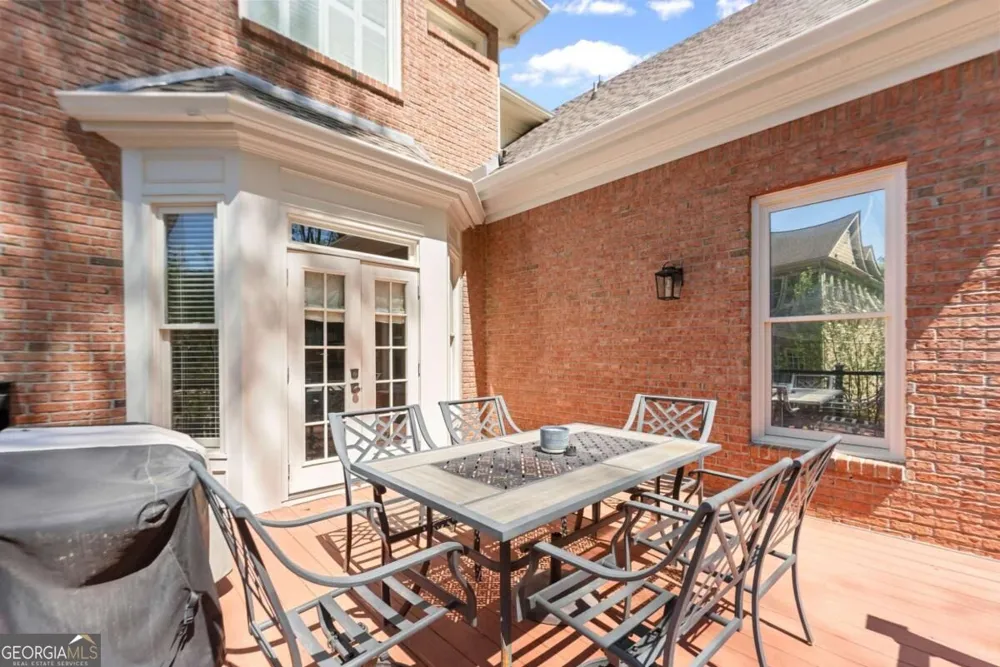 960 Allen Lake LN Suwanee, GA 30024