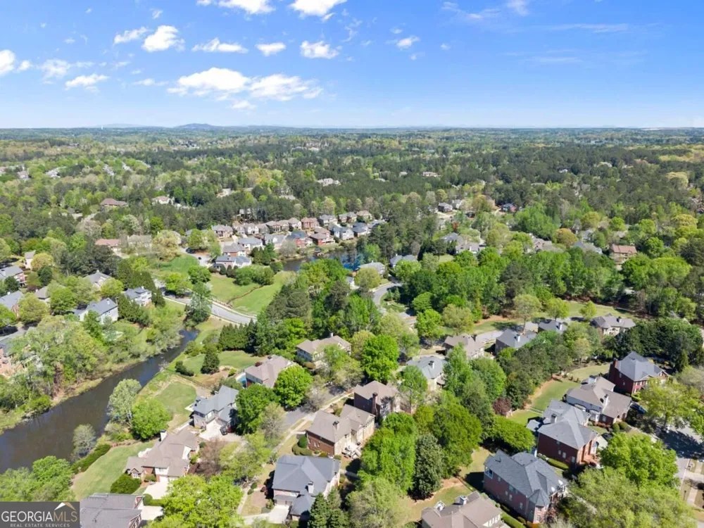 960 Allen Lake LN Suwanee, GA 30024
