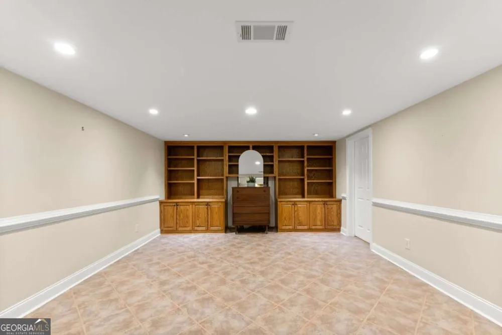 960 Allen Lake LN Suwanee, GA 30024