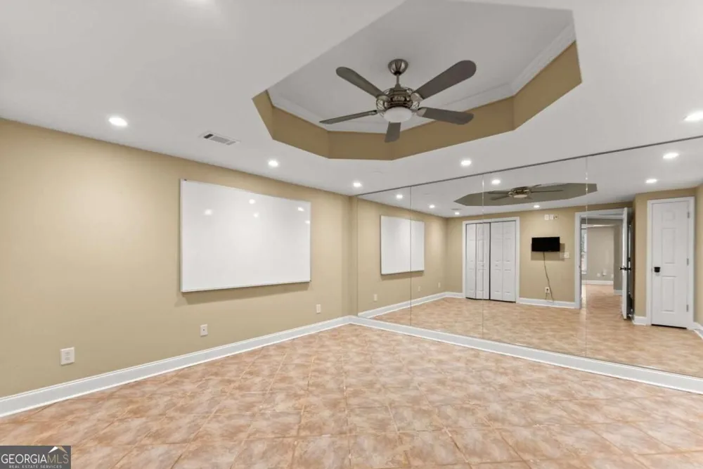 960 Allen Lake LN Suwanee, GA 30024