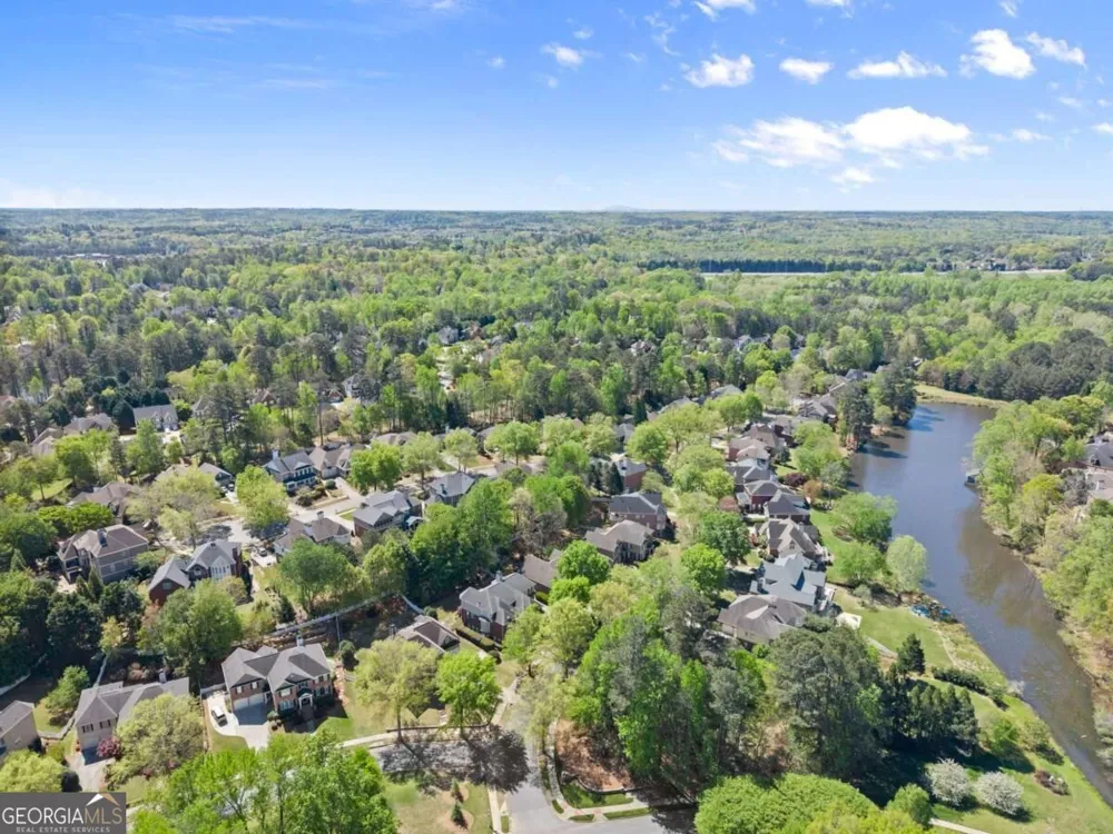 960 Allen Lake LN Suwanee, GA 30024