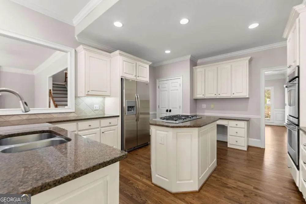 960 Allen Lake LN Suwanee, GA 30024