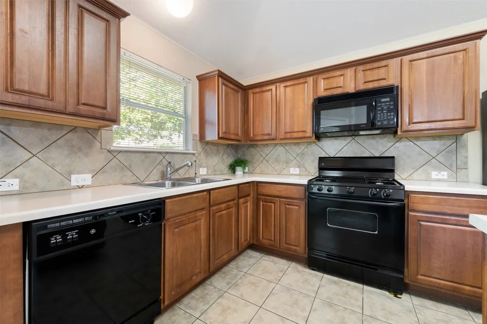 4423 Meadowside Lane Round Rock, TX 78665