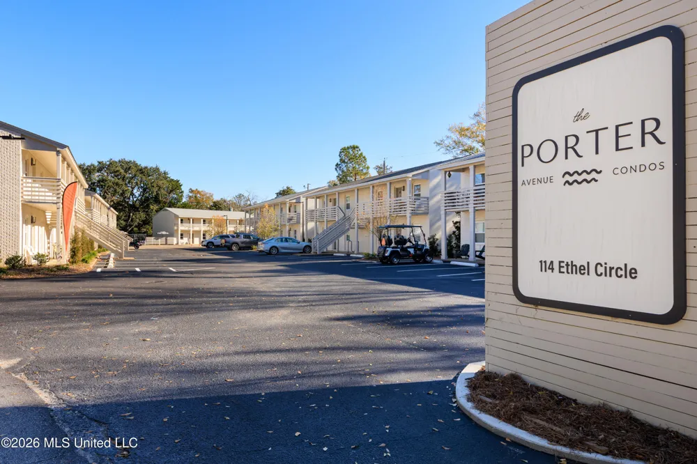 114 Ethel Circle Ocean Springs, MS 39564