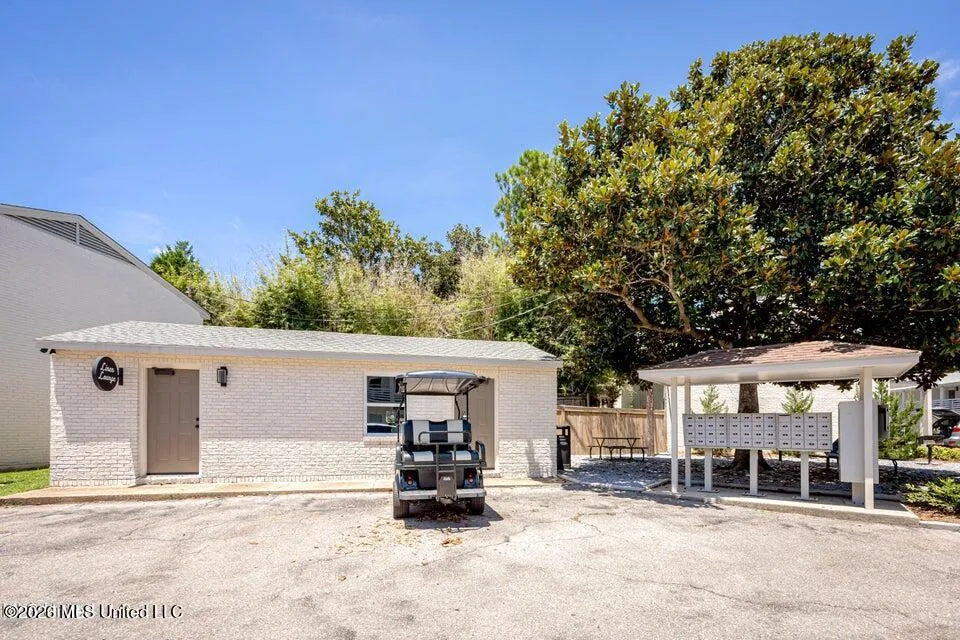 114 Ethel Circle Ocean Springs, MS 39564
