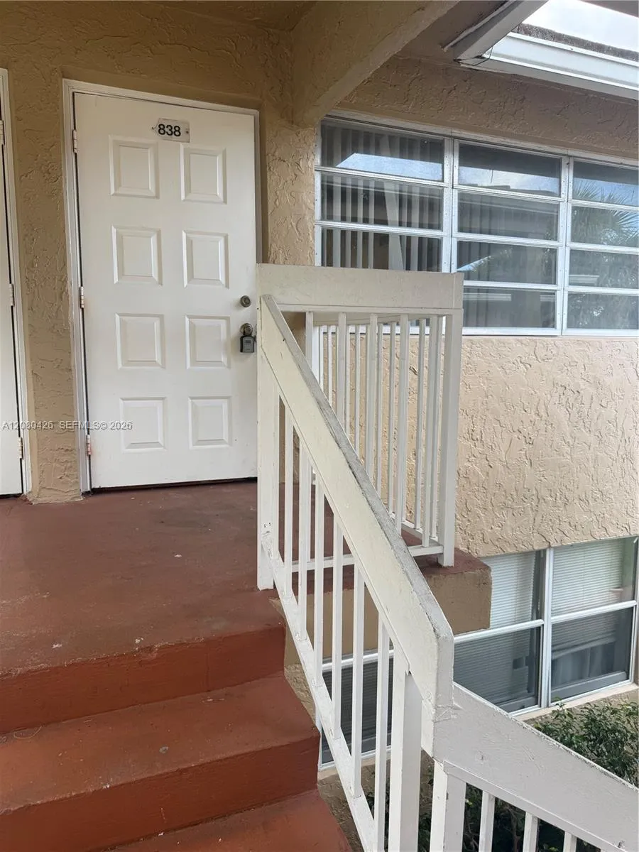838 Twin Lakes Dr #19-E Coral Springs, FL 33071