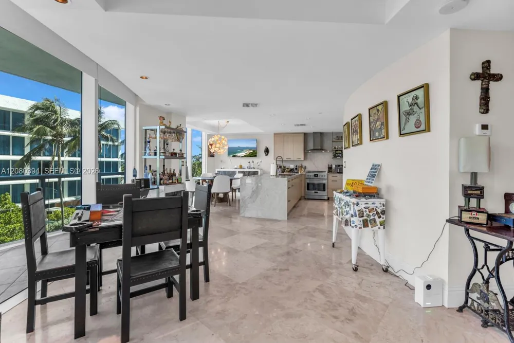 1200 Holiday Dr #208 Fort Lauderdale, FL 33316