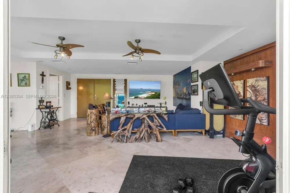 1200 Holiday Dr #208 Fort Lauderdale, FL 33316