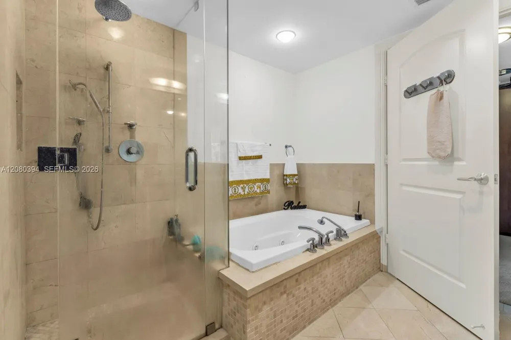 1200 Holiday Dr #208 Fort Lauderdale, FL 33316