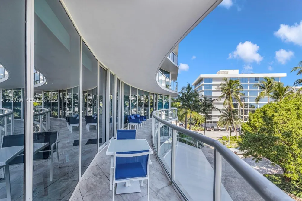 1200 Holiday Dr #208 Fort Lauderdale, FL 33316