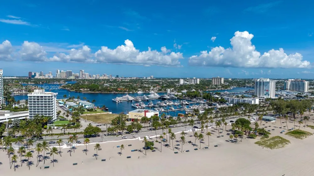 1200 Holiday Dr #208 Fort Lauderdale, FL 33316