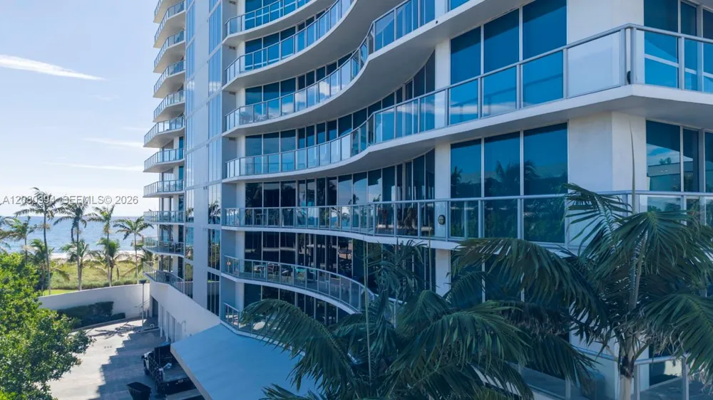 1200 Holiday Dr #208 Fort Lauderdale, FL 33316