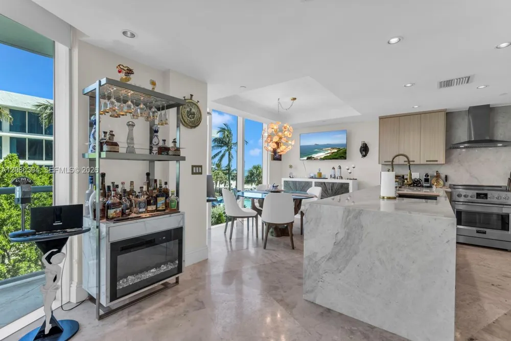 1200 Holiday Dr #208 Fort Lauderdale, FL 33316