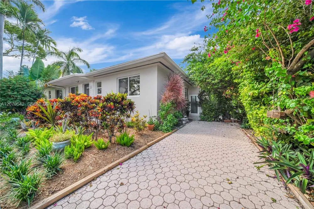 3145 Segovia St #545 Coral Gables, FL 33134