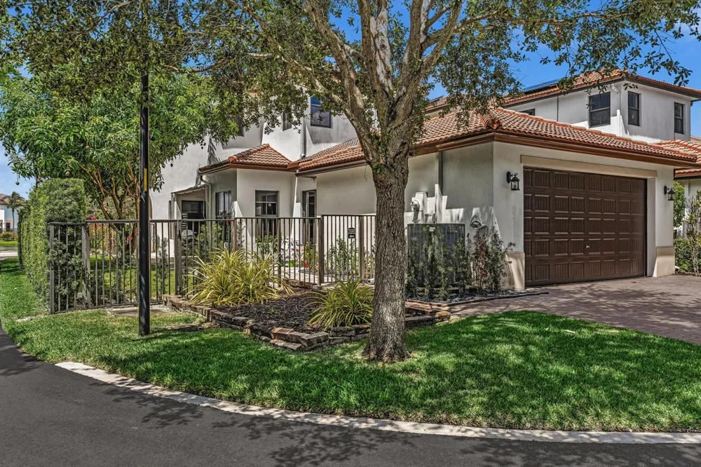 8289 NW 38TH STREET Cooper City, FL 33024