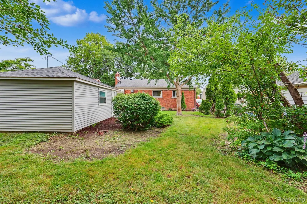 15464 Cameron Street Southgate City, MI 48195