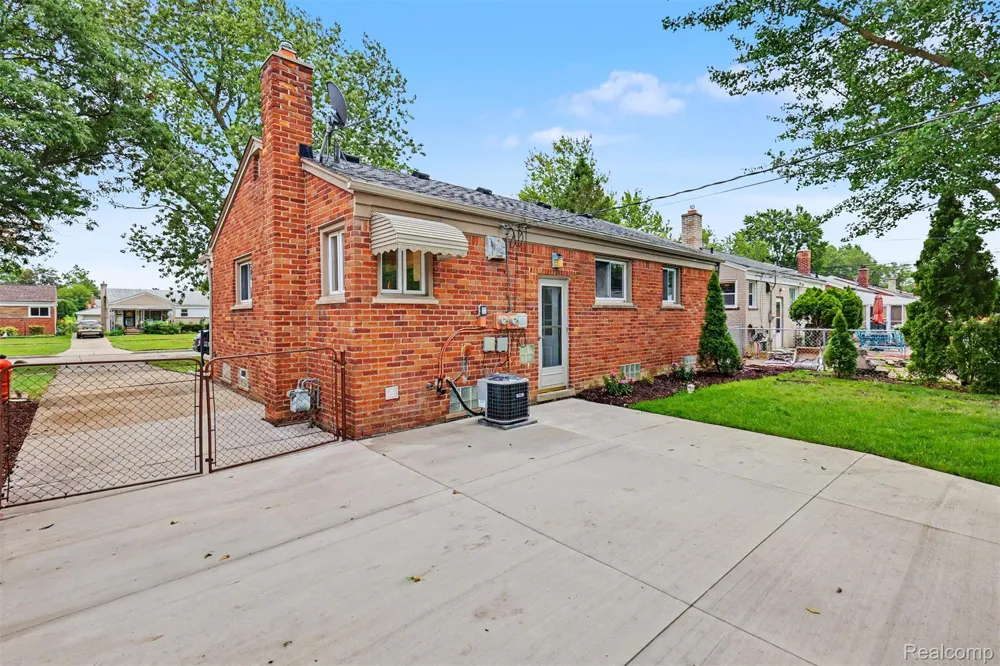15464 Cameron Street Southgate City, MI 48195
