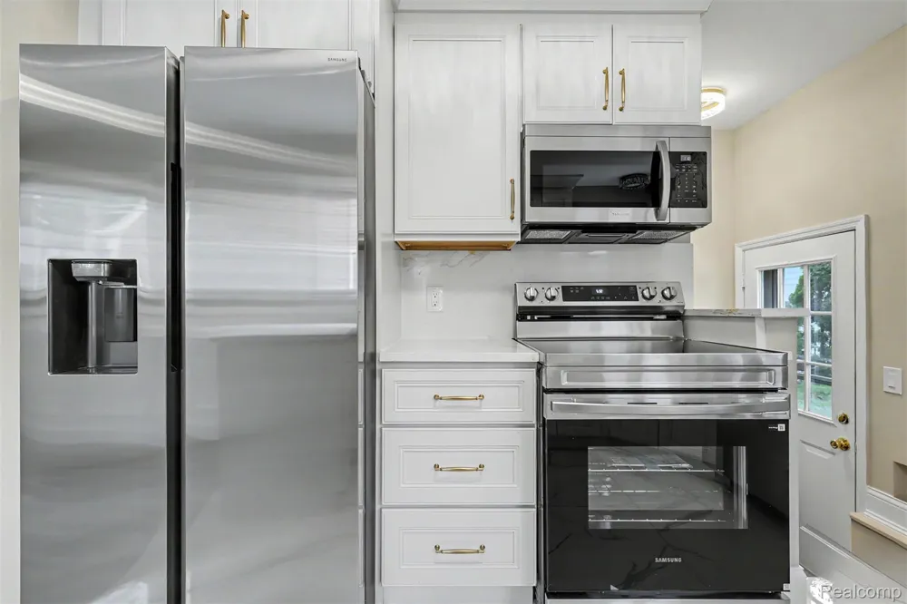 15464 Cameron Street Southgate City, MI 48195