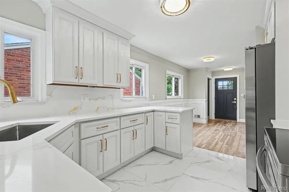 15464 Cameron Street Southgate City, MI 48195