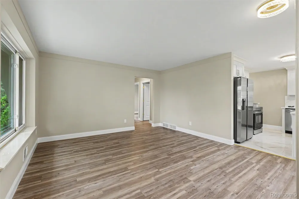 15464 Cameron Street Southgate City, MI 48195
