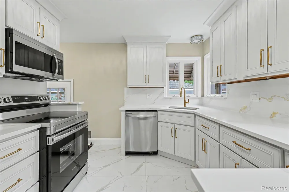15464 Cameron Street Southgate City, MI 48195