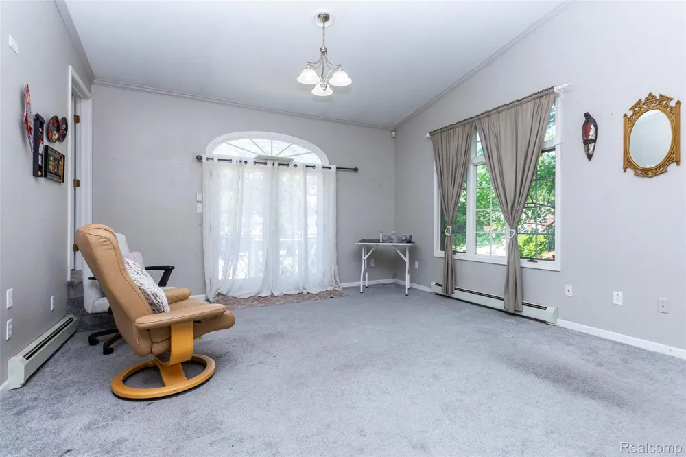 8911 Manor Avenue Allen Park City, MI 48101