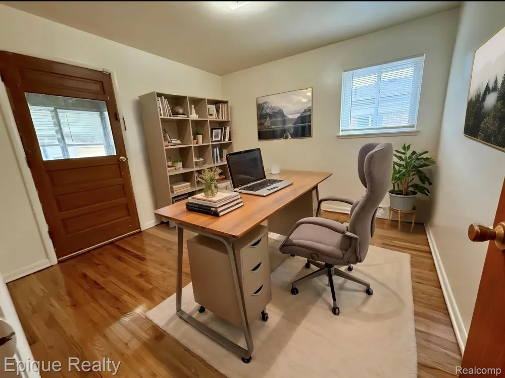 5627 Clippert Street Dearborn Heights City, MI 48125