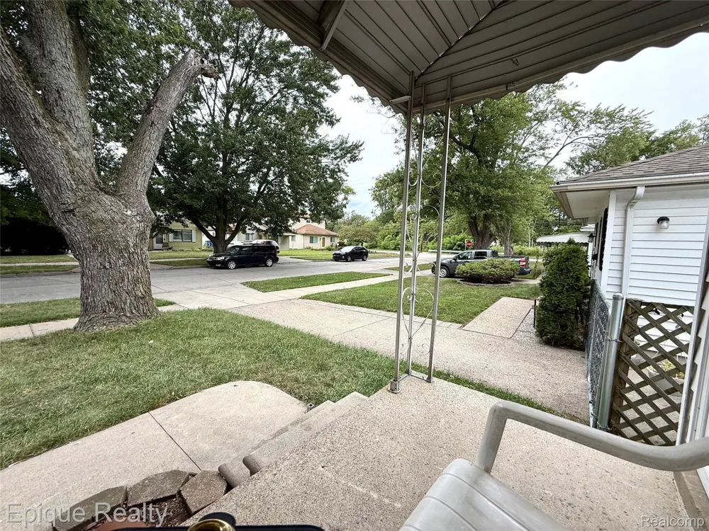 5627 Clippert Street Dearborn Heights City, MI 48125