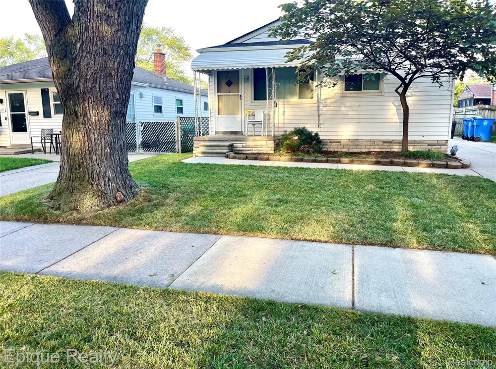 5627 Clippert Street Dearborn Heights City, MI 48125
