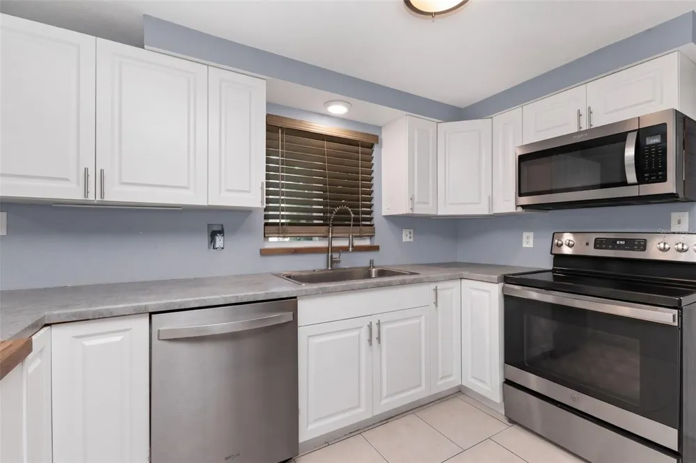 573 SKYLARK LANE NW Port Charlotte, FL 33952