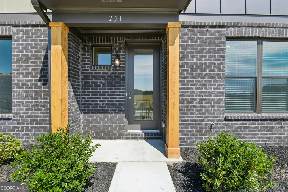 267 Barracks WAY Hoschton, GA 30548