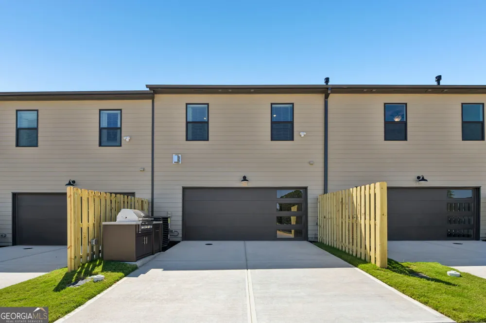 267 Barracks WAY Hoschton, GA 30548