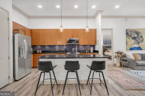 711 Cosmopolitan DR NE