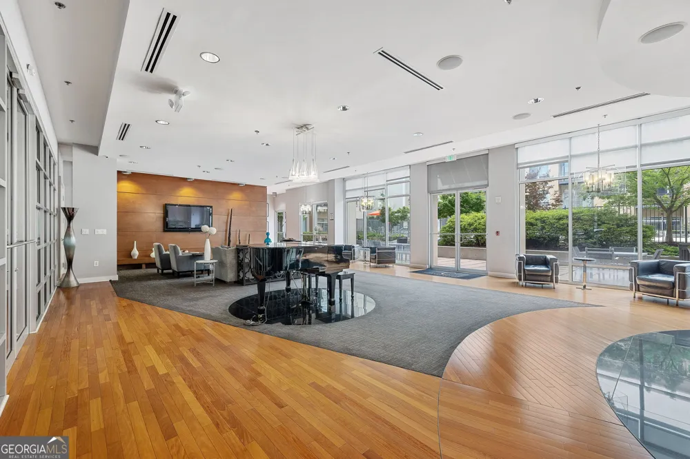 711 Cosmopolitan DR NE Atlanta, GA 30324