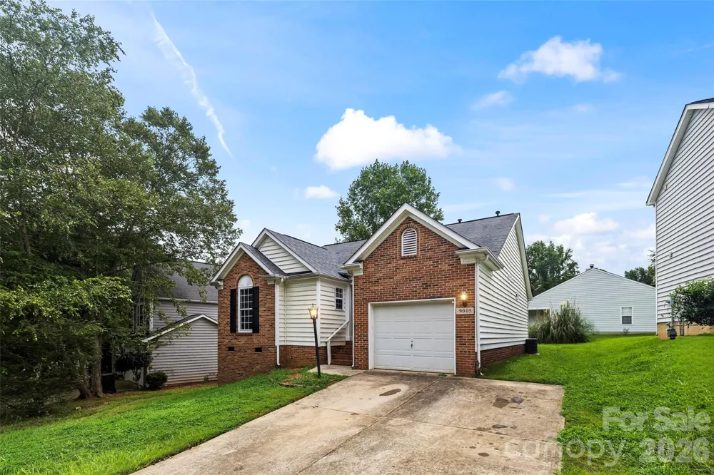 9005 Little Hampton Place Charlotte, NC 28215