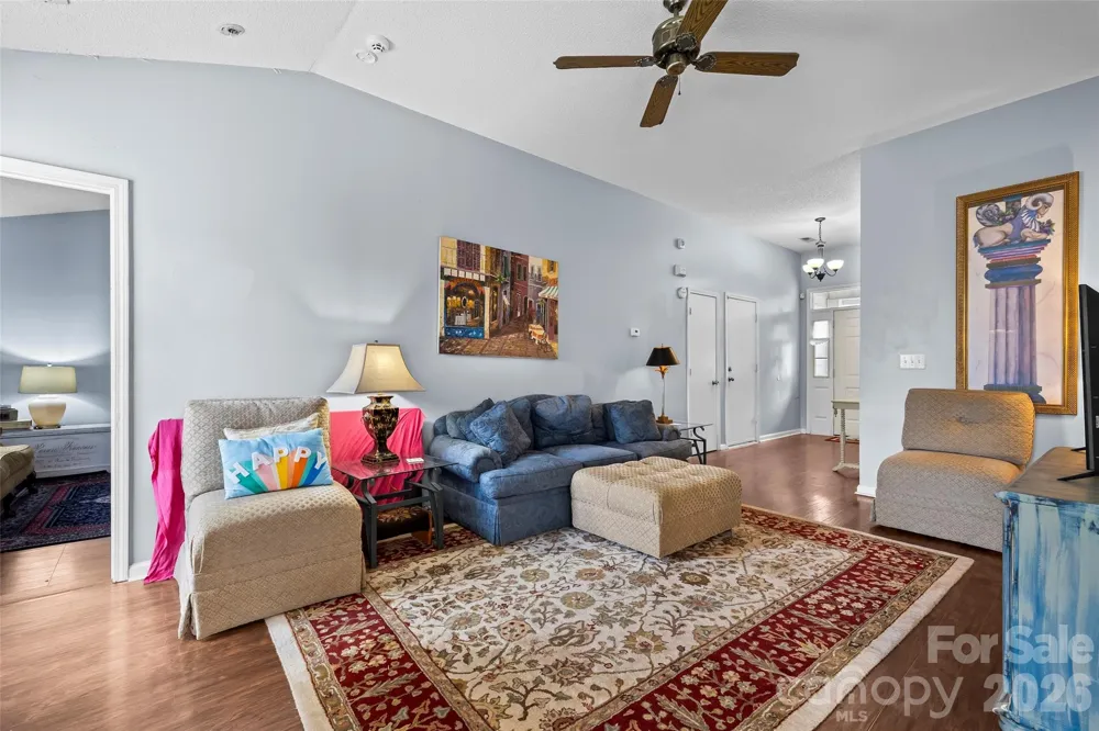9005 Little Hampton Place Charlotte, NC 28215
