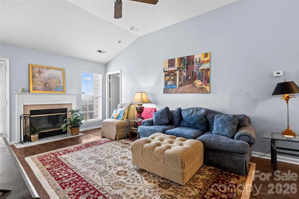 9005 Little Hampton Place Charlotte, NC 28215