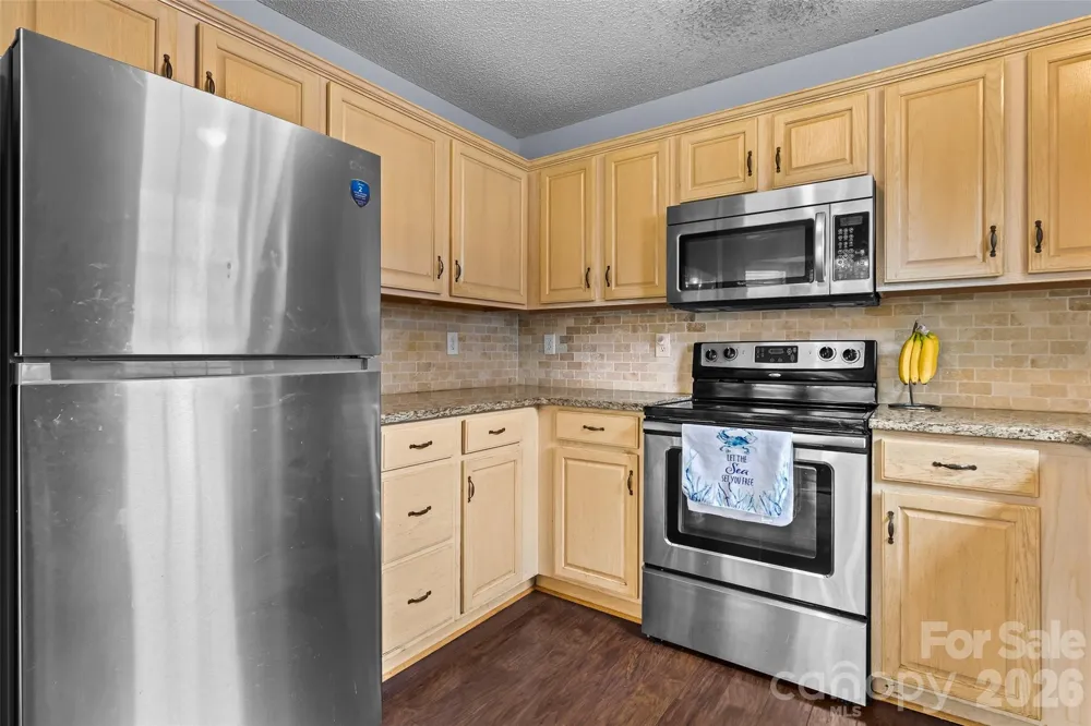 9005 Little Hampton Place Charlotte, NC 28215