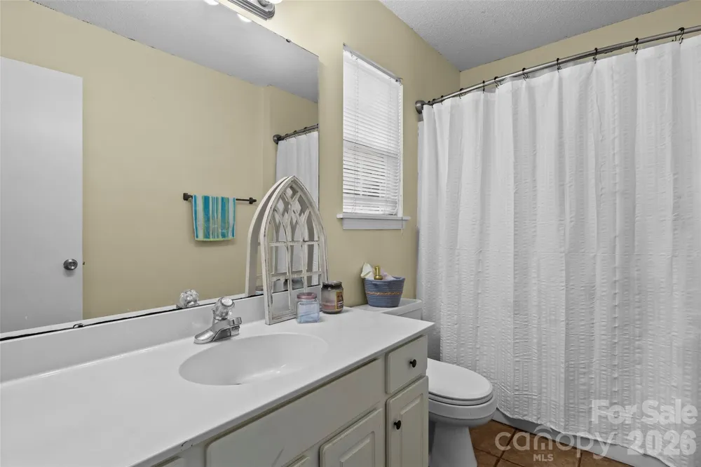 9005 Little Hampton Place Charlotte, NC 28215