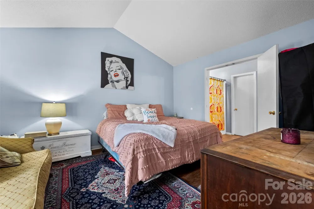 9005 Little Hampton Place Charlotte, NC 28215
