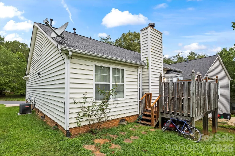 9005 Little Hampton Place Charlotte, NC 28215