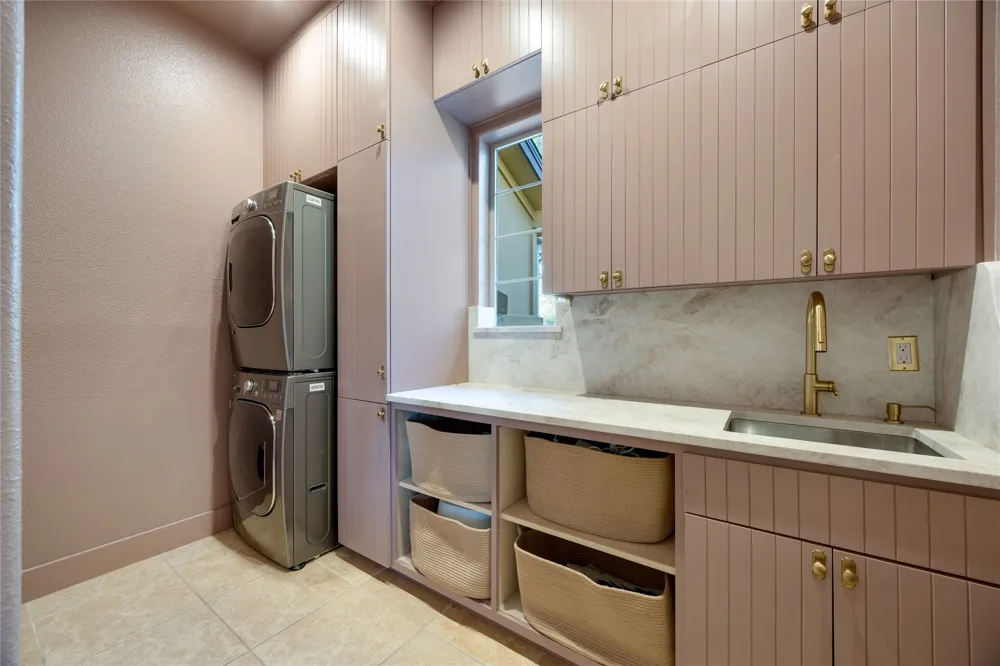 335 Beulah Lane Dripping Springs, TX 78620