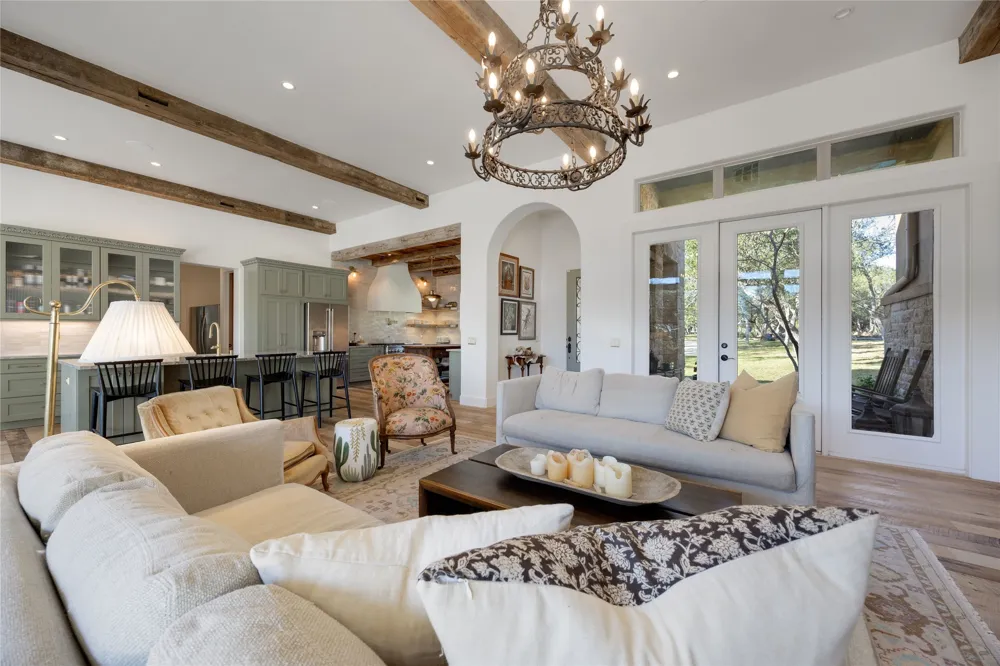335 Beulah Lane Dripping Springs, TX 78620