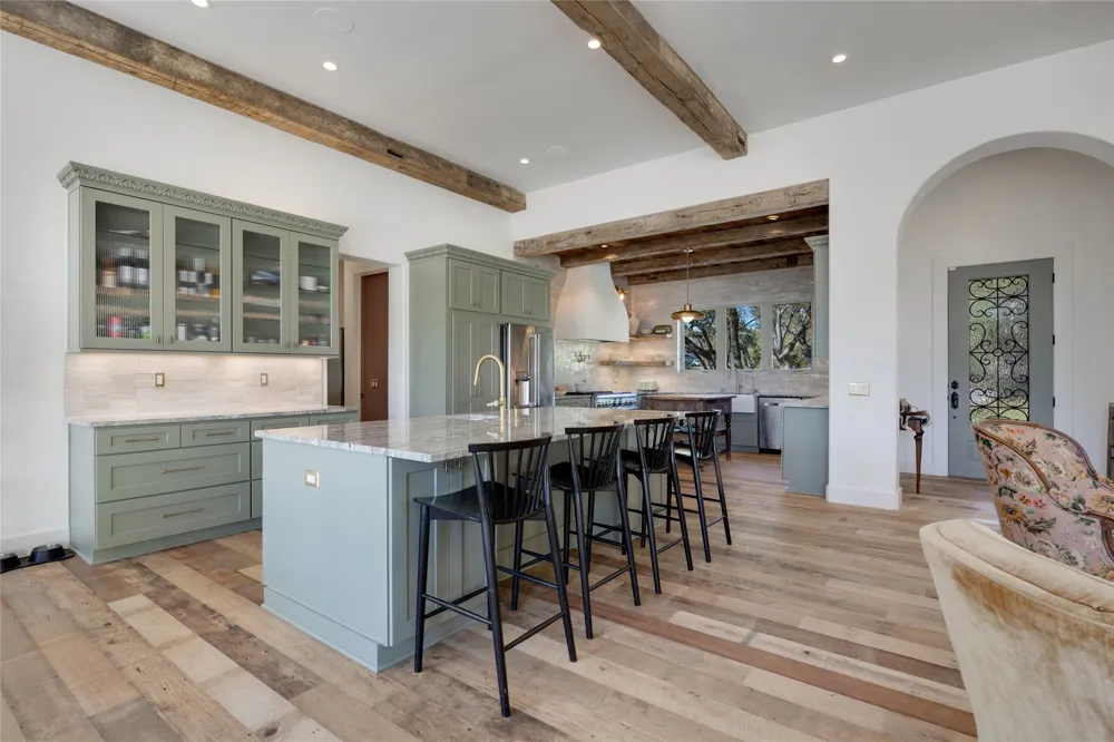 335 Beulah Lane Dripping Springs, TX 78620