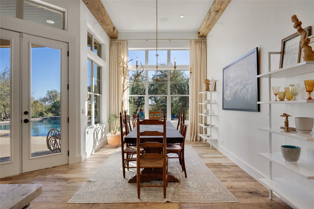 335 Beulah Lane Dripping Springs, TX 78620
