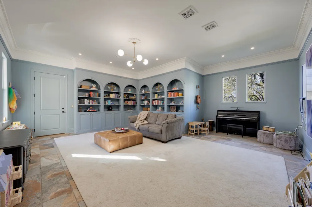 335 Beulah Lane Dripping Springs, TX 78620