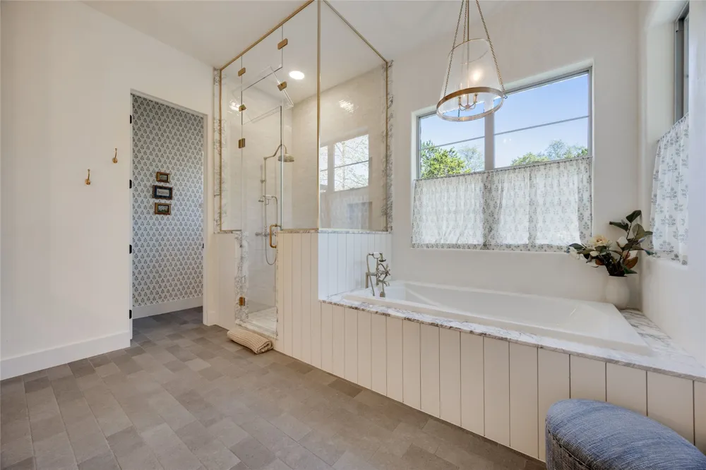 335 Beulah Lane Dripping Springs, TX 78620