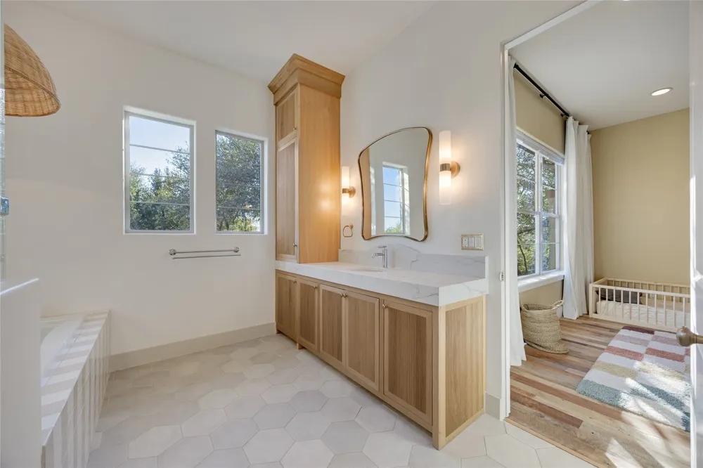 335 Beulah Lane Dripping Springs, TX 78620