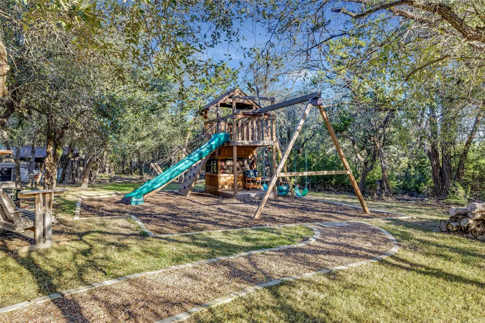 335 Beulah Lane Dripping Springs, TX 78620